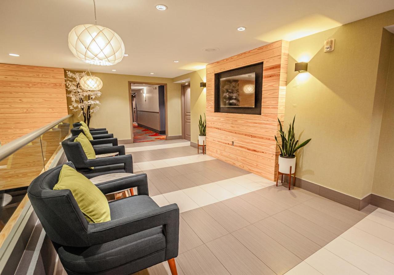 Days Inn & Suites By Wyndham Fort Myers Near Jetblue Park Ngoại thất bức ảnh