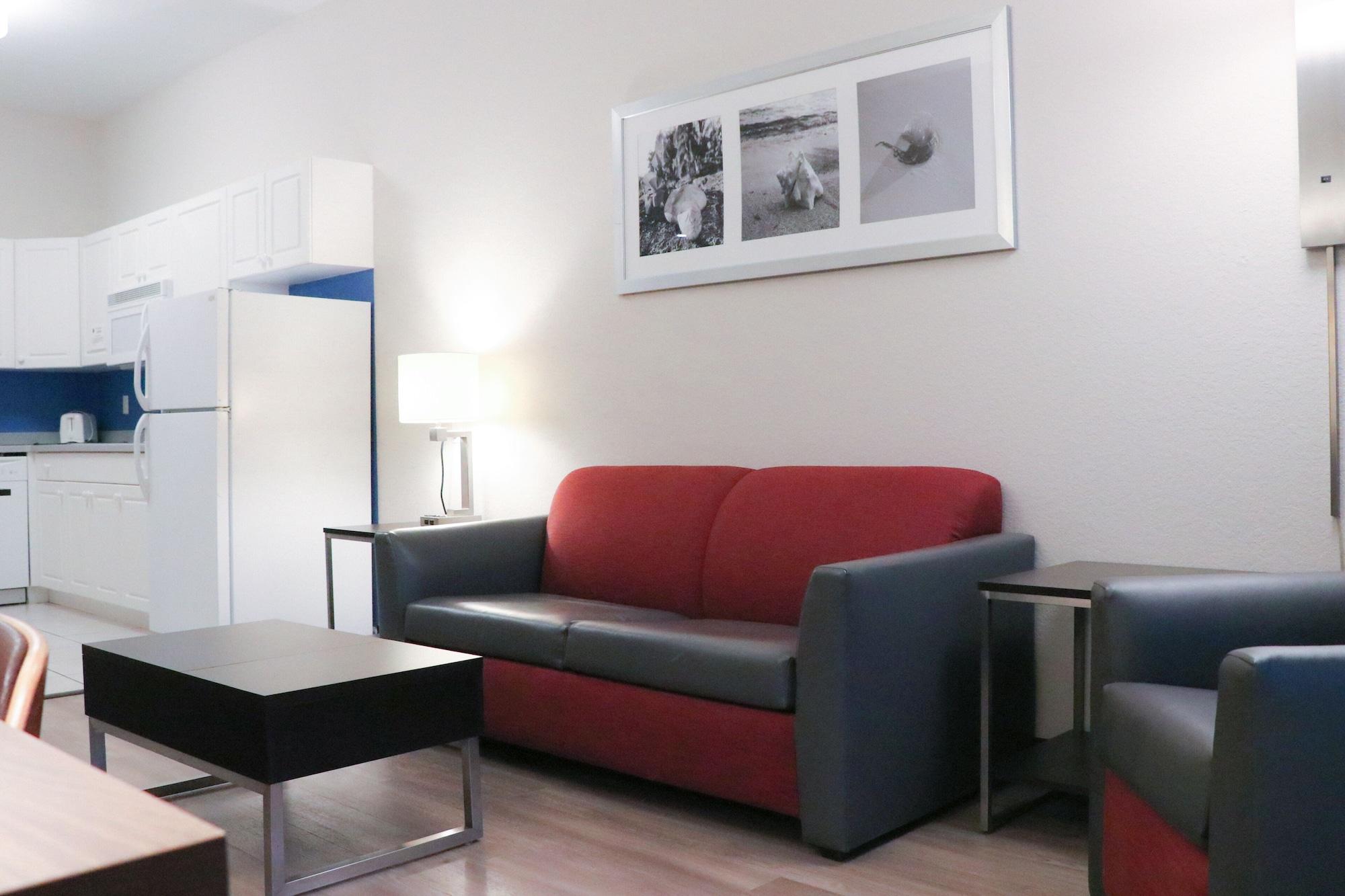 Days Inn & Suites By Wyndham Fort Myers Near Jetblue Park Ngoại thất bức ảnh