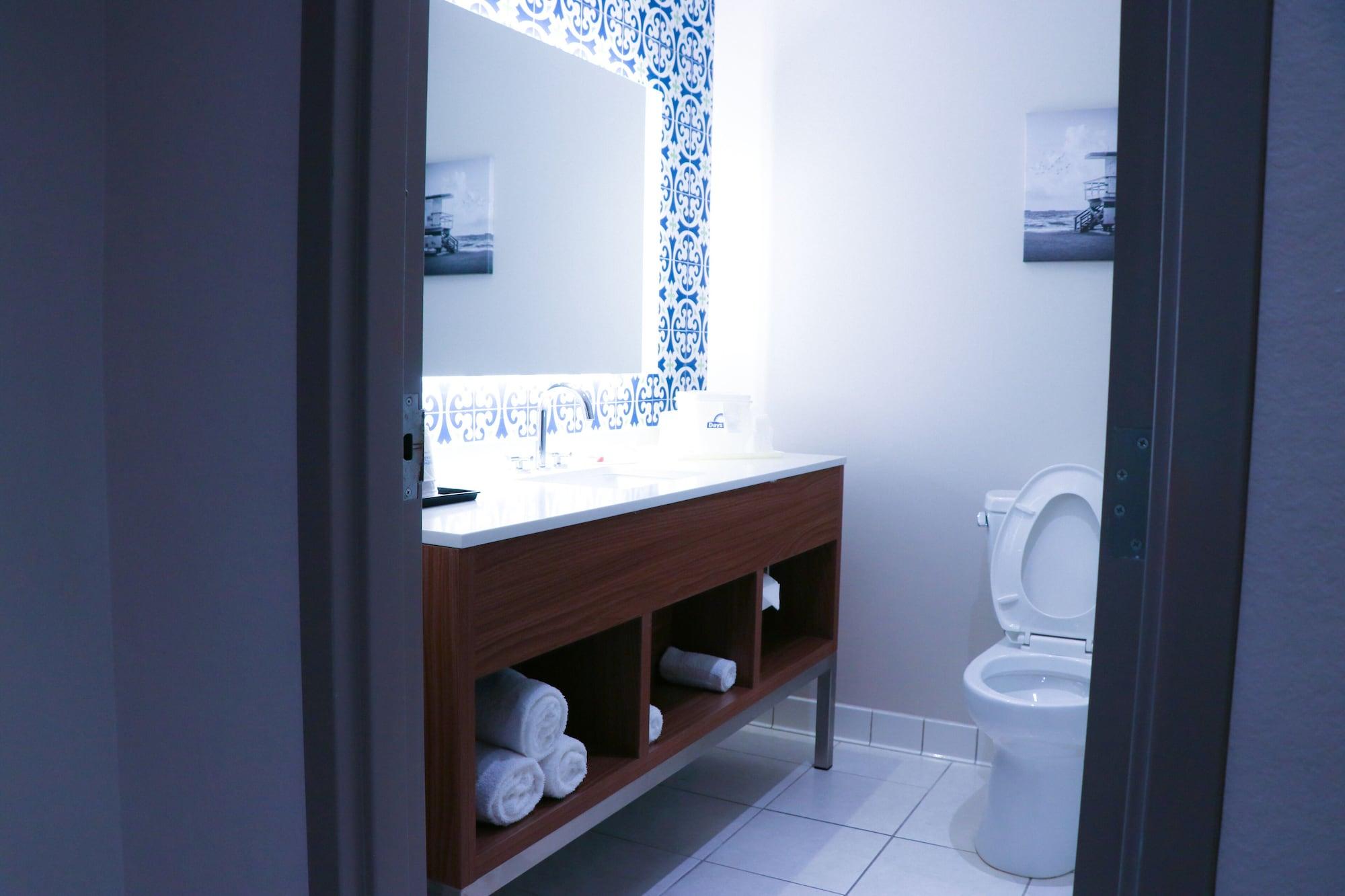 Days Inn & Suites By Wyndham Fort Myers Near Jetblue Park Ngoại thất bức ảnh