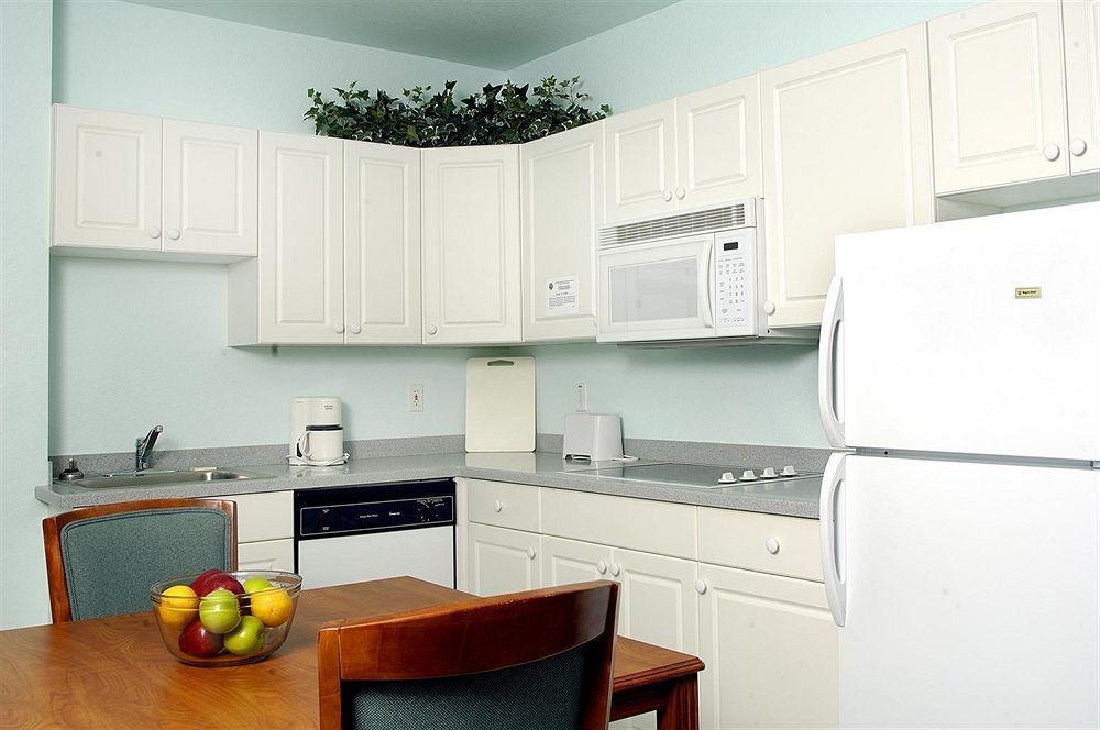 Days Inn & Suites By Wyndham Fort Myers Near Jetblue Park Phòng bức ảnh