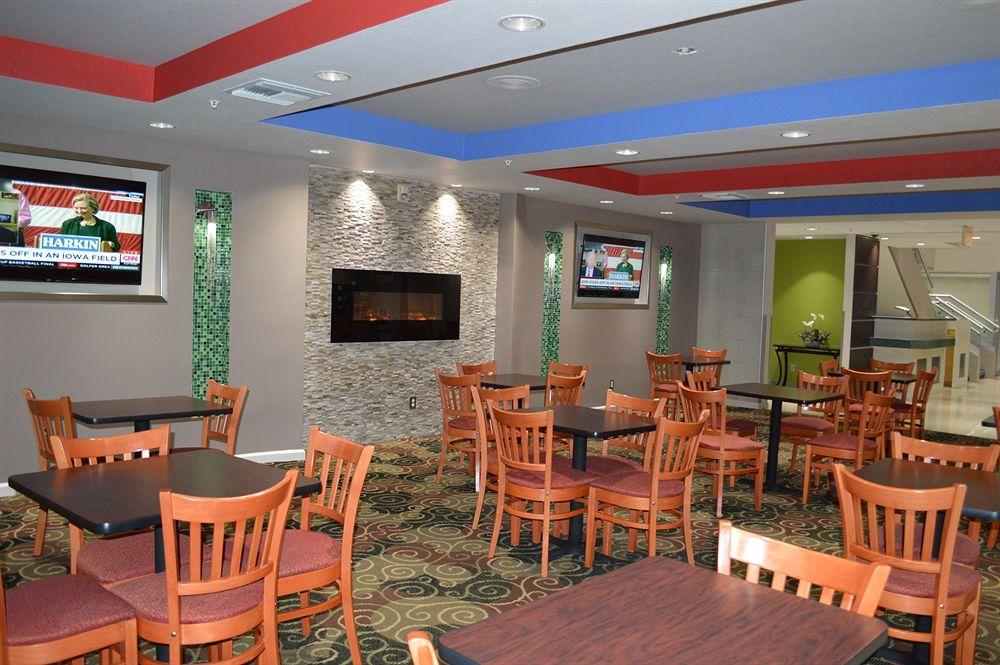 Days Inn & Suites By Wyndham Fort Myers Near Jetblue Park Ngoại thất bức ảnh