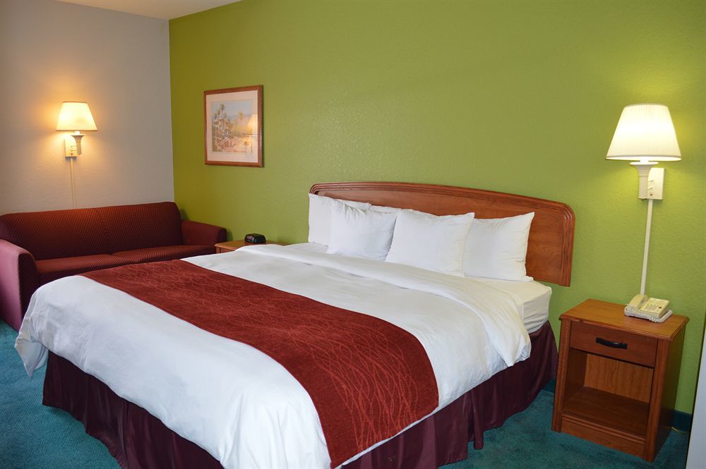 Days Inn & Suites By Wyndham Fort Myers Near Jetblue Park Ngoại thất bức ảnh