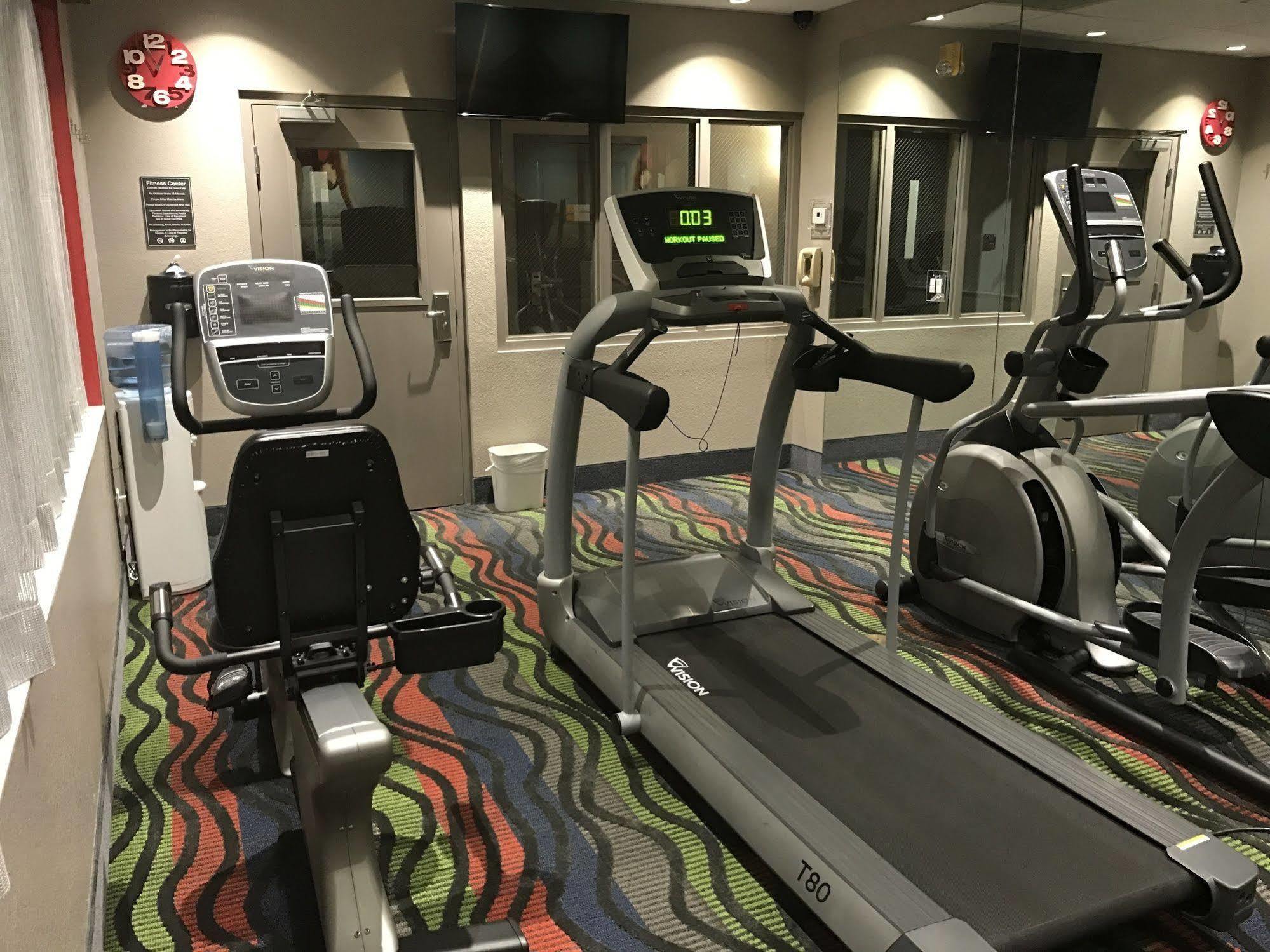 Days Inn & Suites By Wyndham Fort Myers Near Jetblue Park Ngoại thất bức ảnh