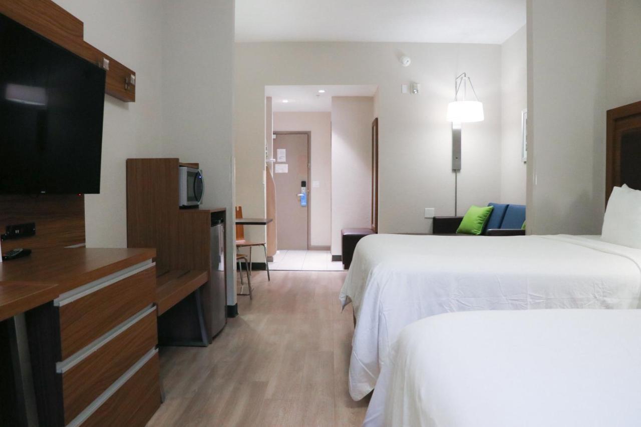 Days Inn & Suites By Wyndham Fort Myers Near Jetblue Park Ngoại thất bức ảnh